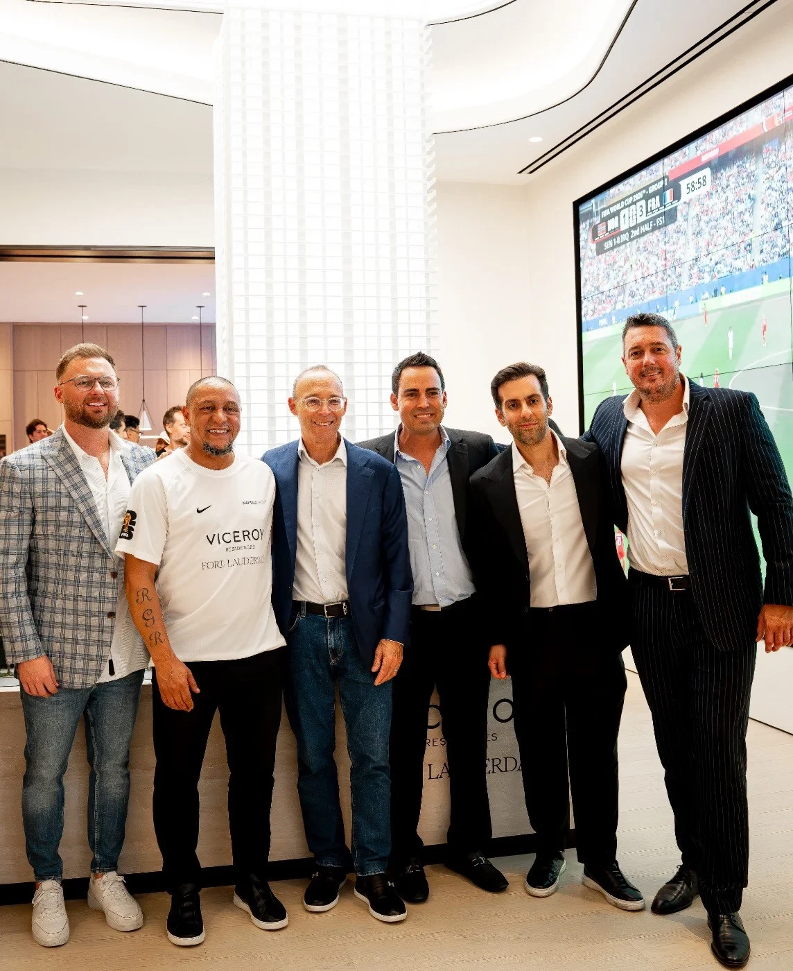 Onyx Reserve with Roberto Carlos and the Naftali Group team at the Viceroy launch