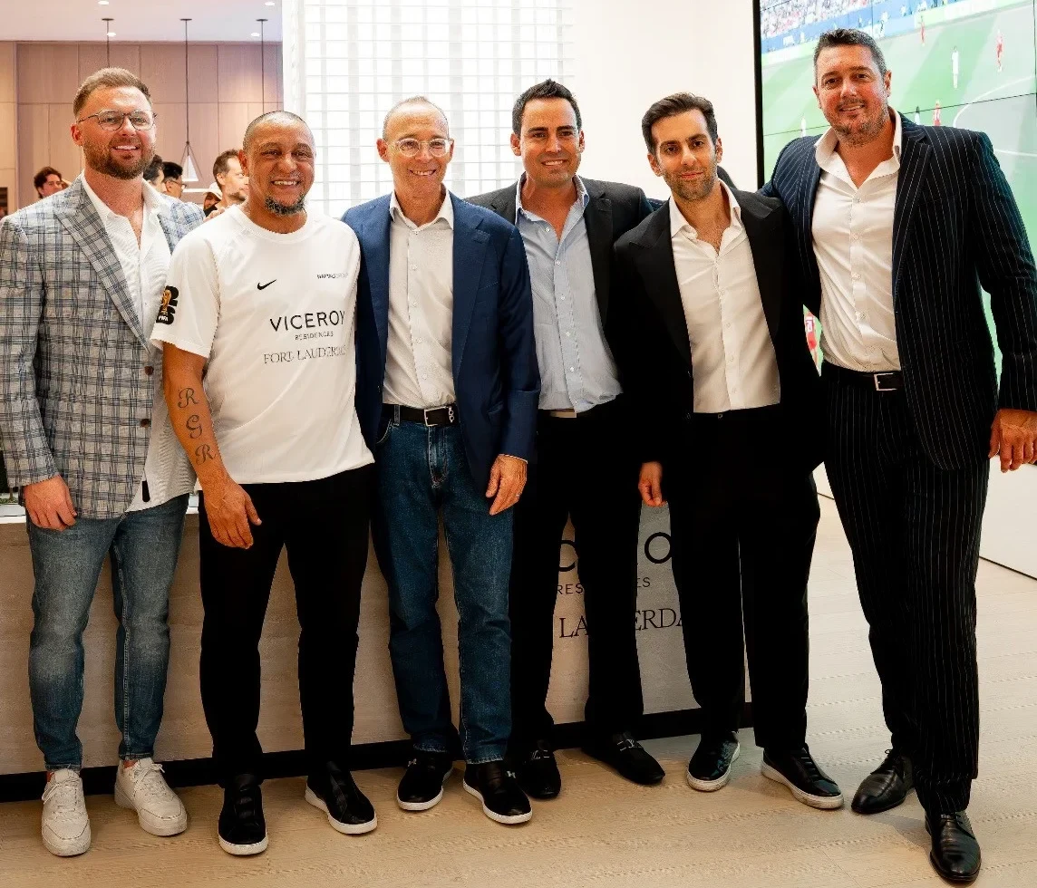 Roberto Carlos with the Onyx Reserve and Naftali Group teams at the Viceroy launch